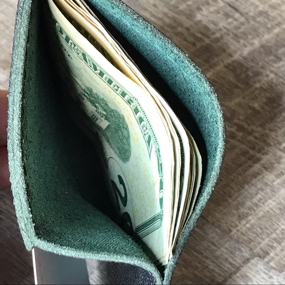 Sold-Ultra-slim green leather wallet - Picture 3 of 6